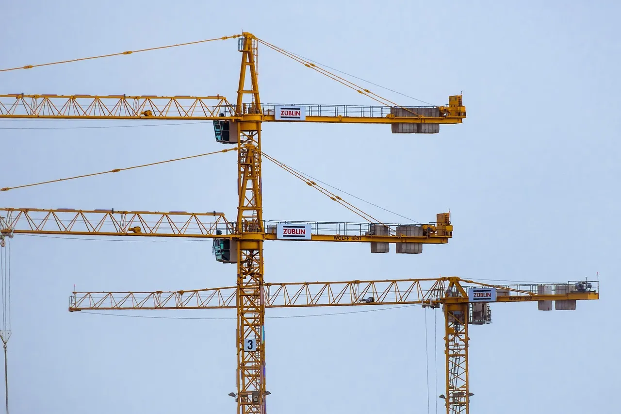 ZOOMLION ZCH1100 crawler crane