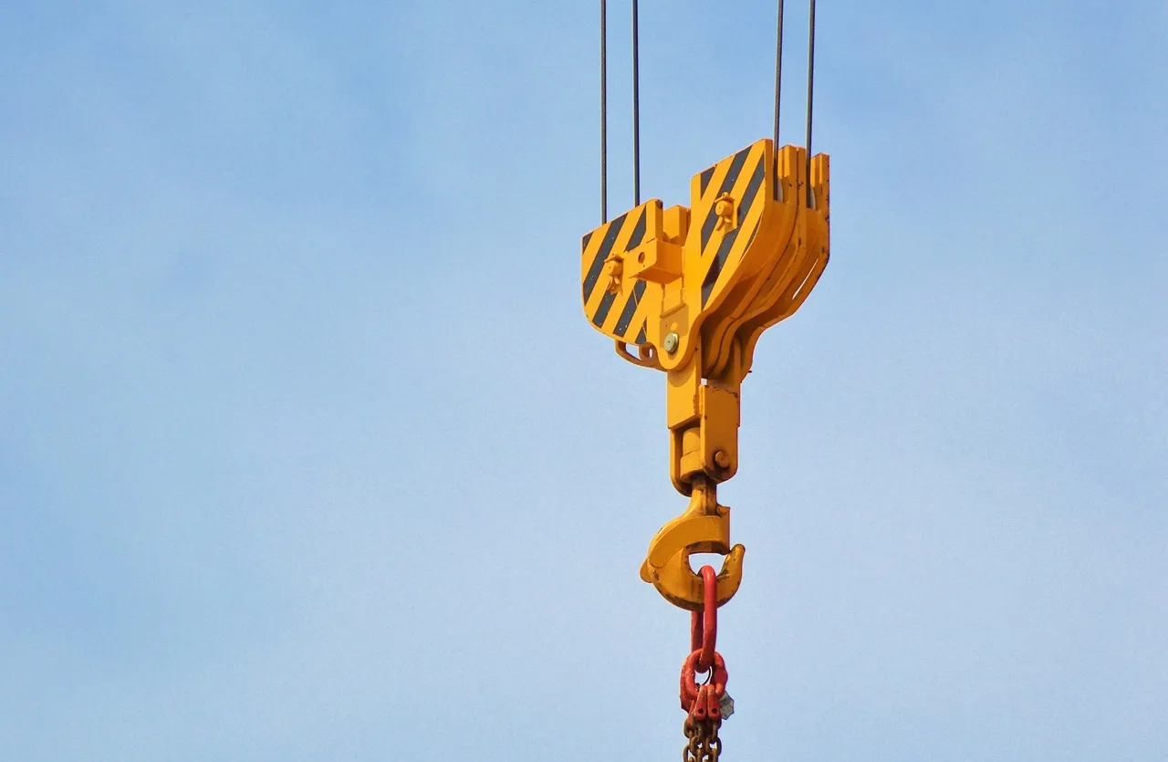 Truck crane QY90KA